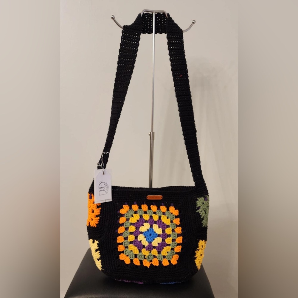 Small Multi-color crochet handbag with magnetic button clasp